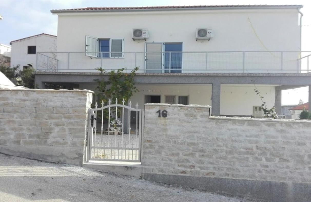With A Parking Space Krusevo, Novigrad - 16581 Kruševo